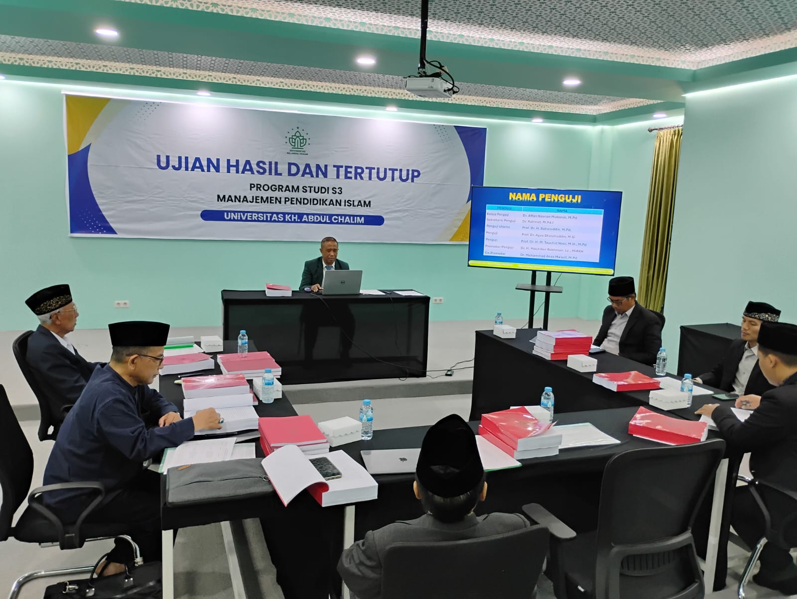 Ujian Tertutup Perdana Program Doktor MPI Universitas KH. Abdul Chalim Mojokerto: Bahas Kepemimpinan dan Kurikulum Merdeka dalam Pendidikan Islam